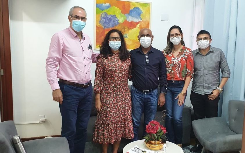 Vice-reitor visita a faculdade de educação
